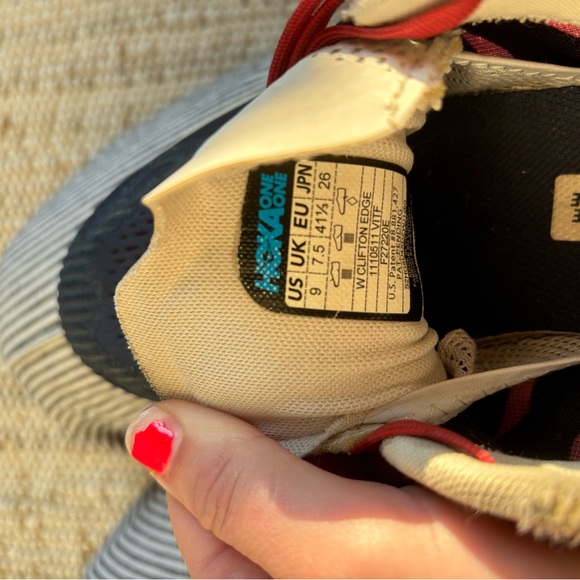 HOKA Clifton Edge - Picture 2 of 5